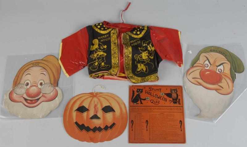 Appraisal: Lot of Halloween Pieces Description Includes one Halloween quiz with