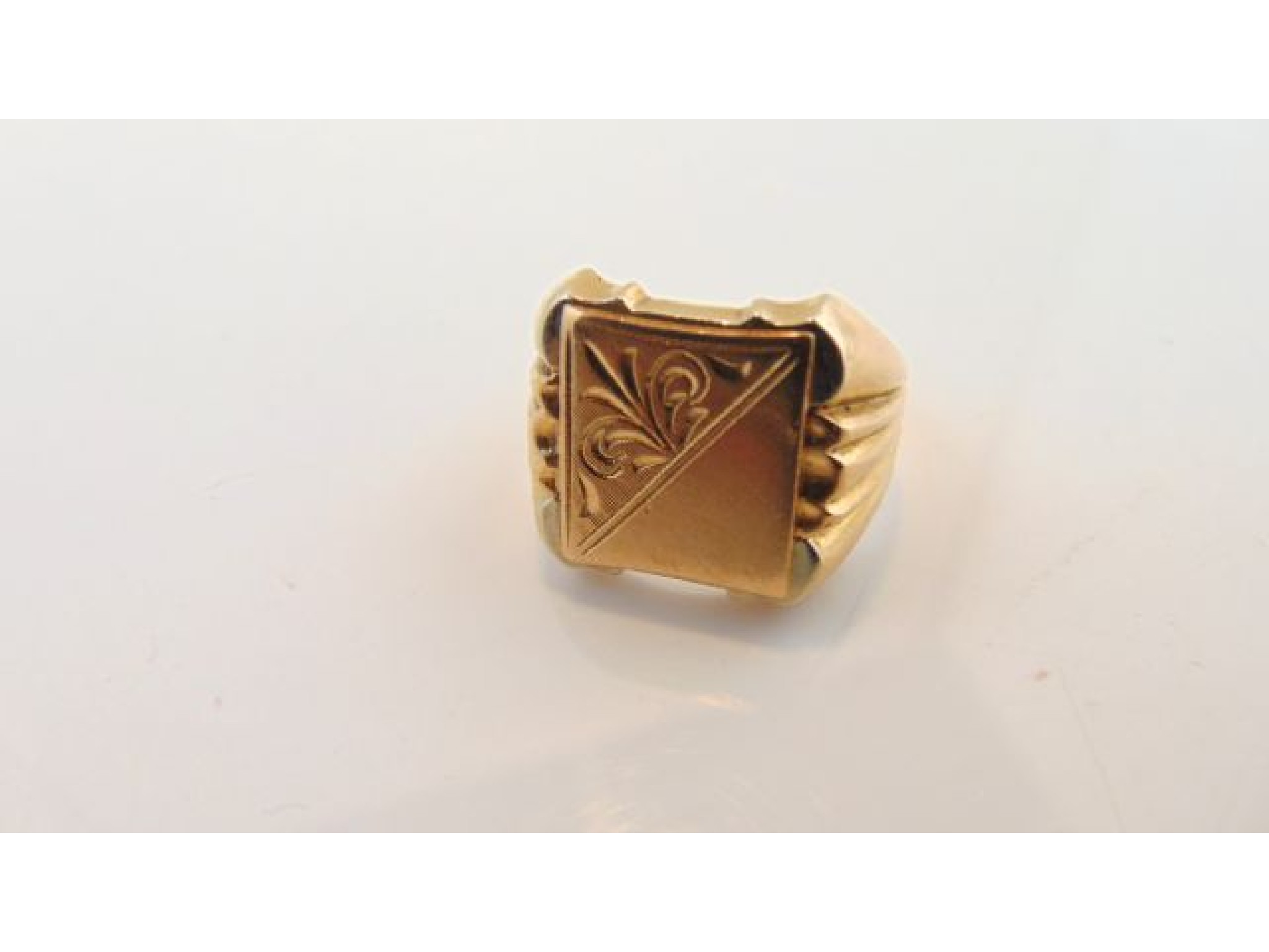 Appraisal: An ct gold signet ring size R g