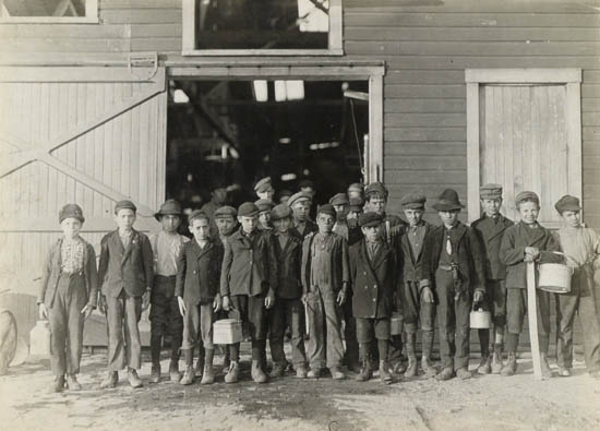 Appraisal: HINE LEWIS W - Untitled from the National Child Labor