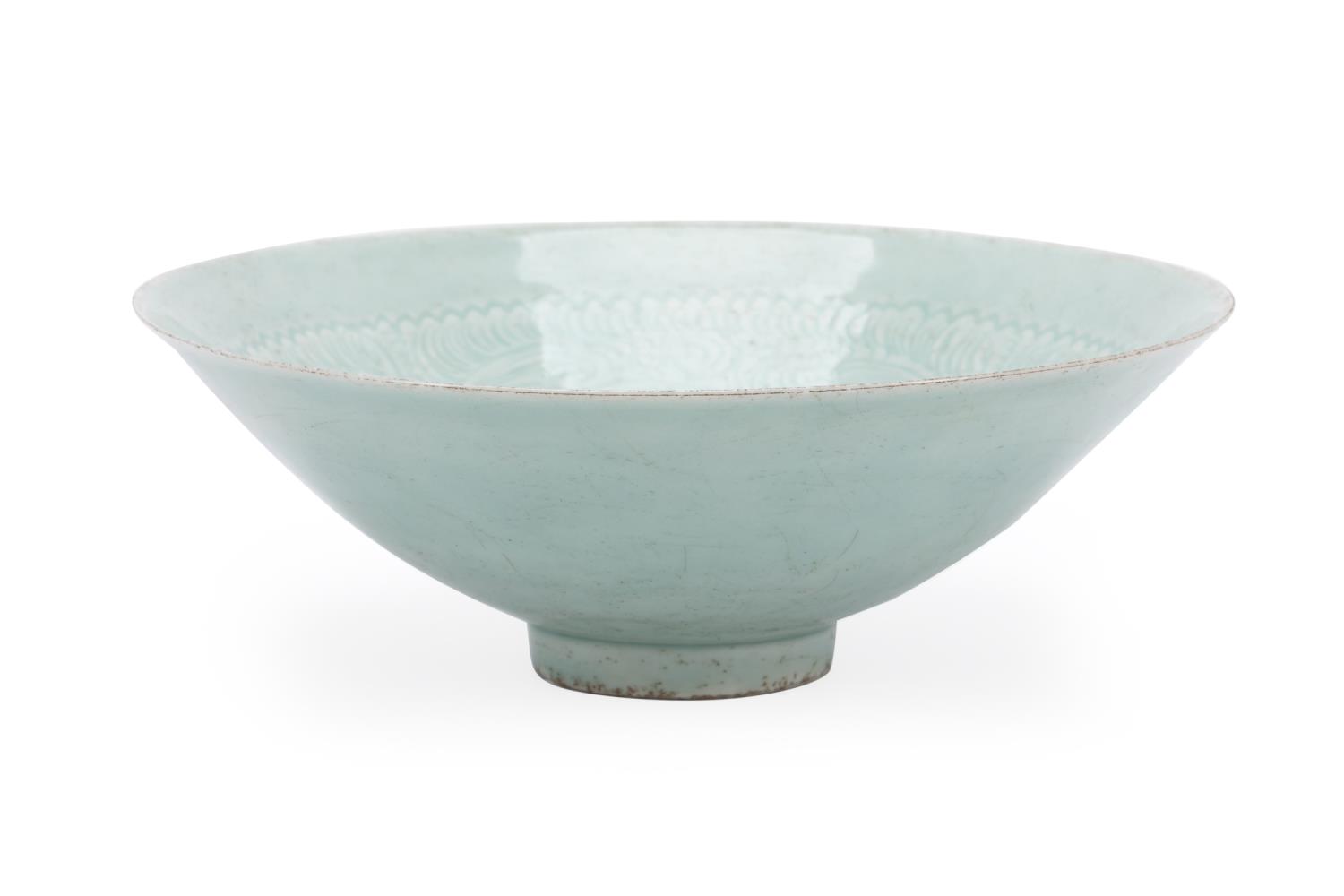 Appraisal: CHINESE LONGQUAN STYLE CELADON BOWL Chinese Longquan style celadon bowl