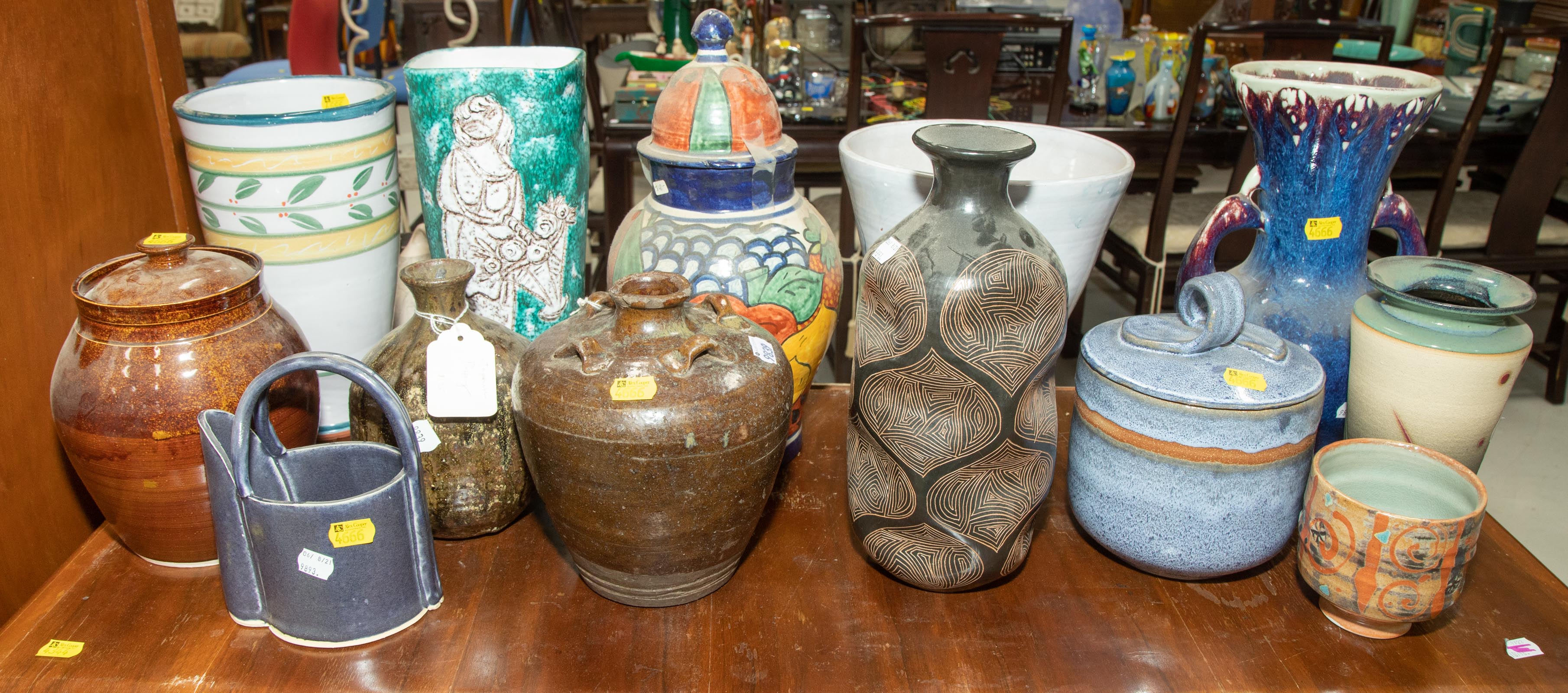 Appraisal: ASSORTMENT OF DECORATIVE CERAMICS Comprising about items including a Japanese