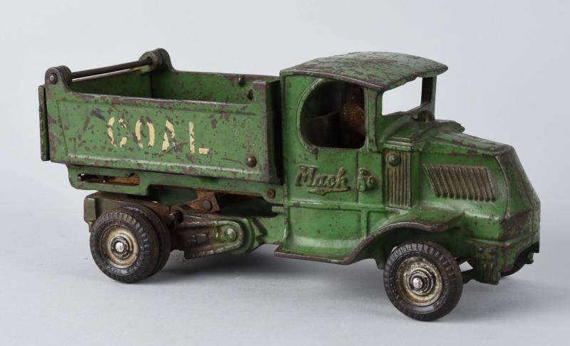 Appraisal: Arcade Cast Iron Coal Truck This Arcade coal truck has