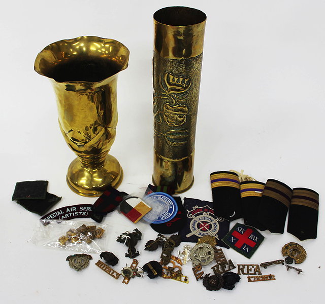 Appraisal: MISCELLANEOUS MILITARY BADGES buttons etc together with World War I