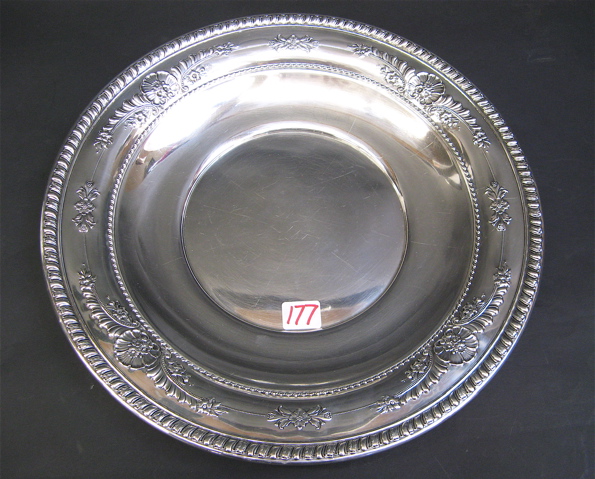 Appraisal: A ROUND WALLACE STERLING SILVER SERVING DISH having a repoussed