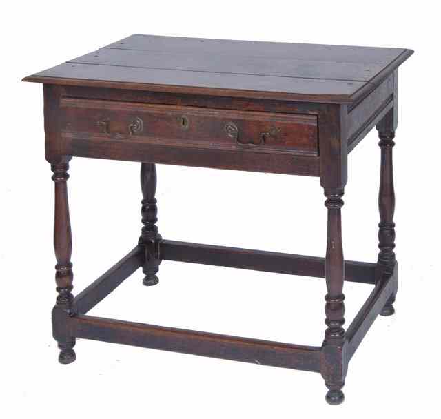 Appraisal: AN ANTIQUE OAK RECTANGULAR SIDE TABLE with single drawer standing