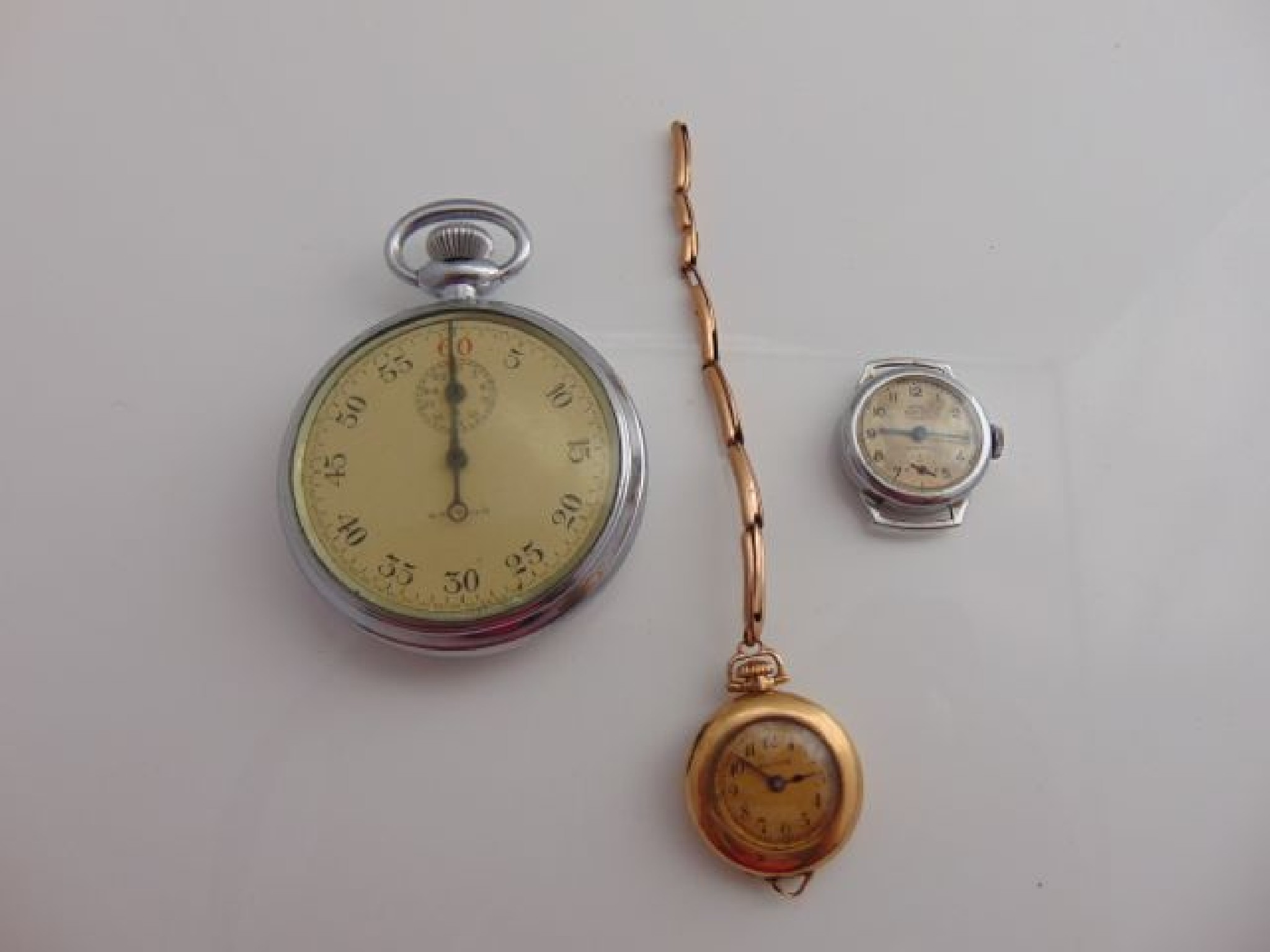 Appraisal: A ct gold open-faced pocket watch Hallmark the gilt dial