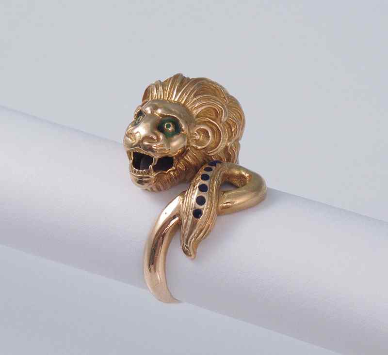 Appraisal: K GOLD LION HEAD FIGURAL RING K yellow gold ring