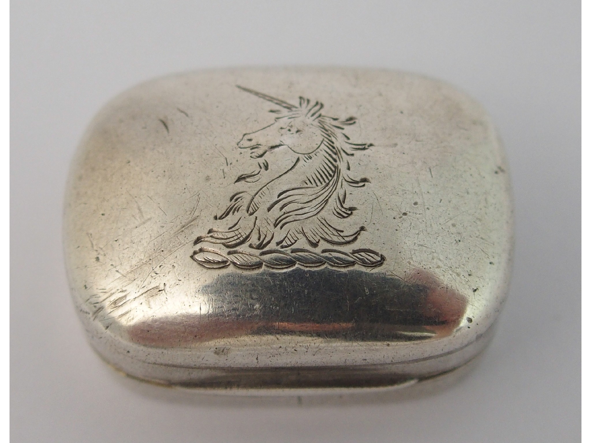 Appraisal: A silver vinaigretteby Waddell Kempson Birmingham of rounded rectangular shape