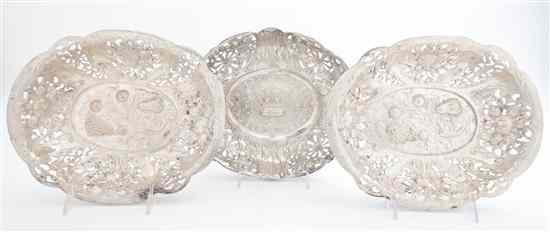 Appraisal: A Pair of American Sterling Silver Fruit Bowls retailed by