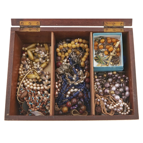 Appraisal: Miscellaneous vintage costume jewellery in a mahogany lidded box