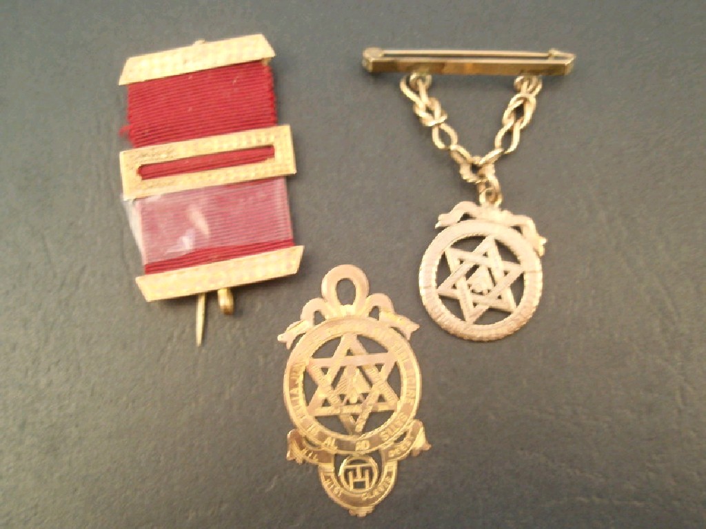 Appraisal: A group of ct gold Masonic insignia