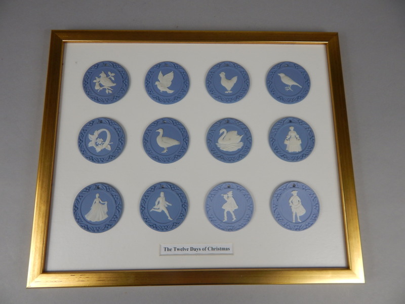 Appraisal: A full set of Wedgwood Christmas tree decorations the Twelve