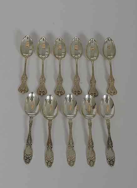 Appraisal: Sterling Grapefruit and Teaspoons American six sterling grapefruit spoons and