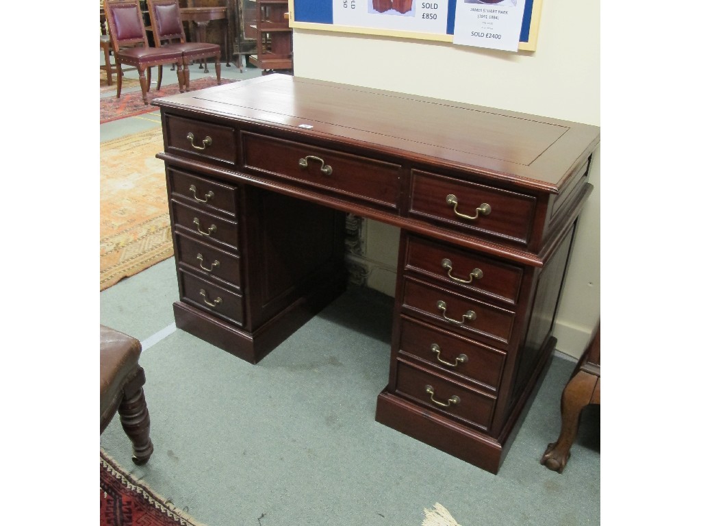 Appraisal: Modern hardwood kneehole desk