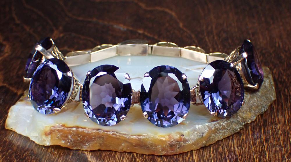 Appraisal: SYNTHETIC ALEXANDRITE AND TWELVE KARAT GOLD BRACELET The - rose