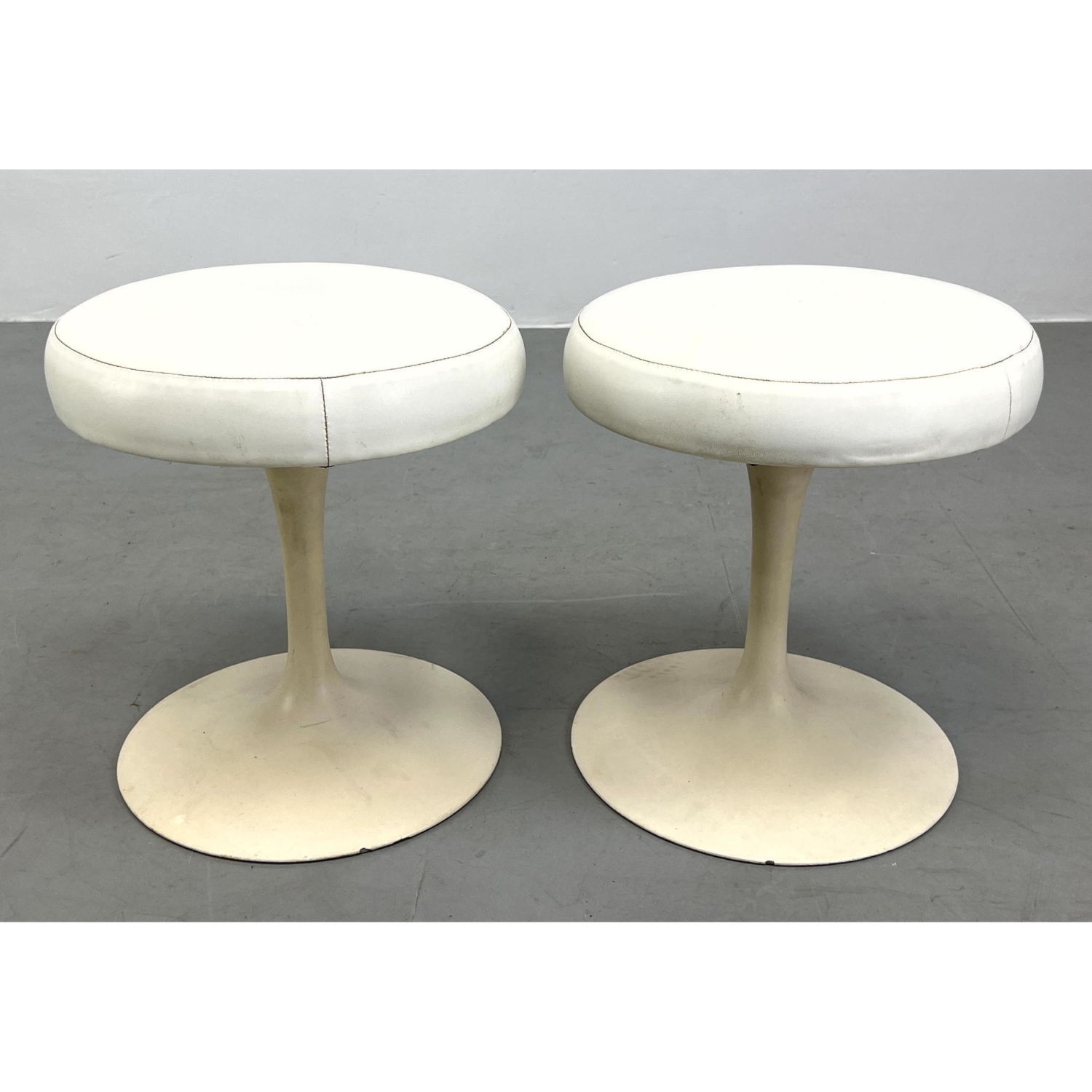 Appraisal: Pr EERO SAARINEN for KNOLL Tulip Stools White Vinyl Seat