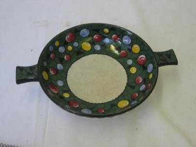 Appraisal: A WEYMSS POTTERY QUAICH of circular form with oblong lug