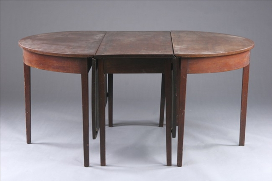 Appraisal: FEDERAL MAHOGANY THREE-PART DINING TABLE Drop leaf center section with