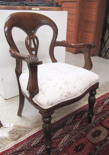 Appraisal: A SET OF EIGHT VICTORIAN STYLE BALLOON-BACK MAHOGANY DINING CHAIRS