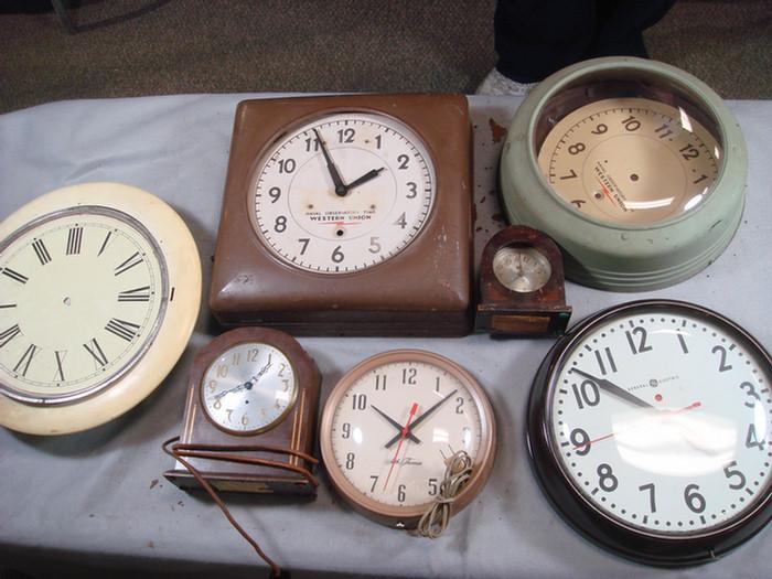 Appraisal: Group of assorted electric clocks and cases Estimate -