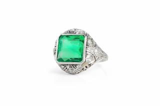 Appraisal: An Art Deco Platinum Emerald Diamond Ring An Art Deco