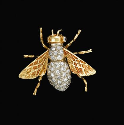 Appraisal: karat yellow gold and diamond bee pin th century Set