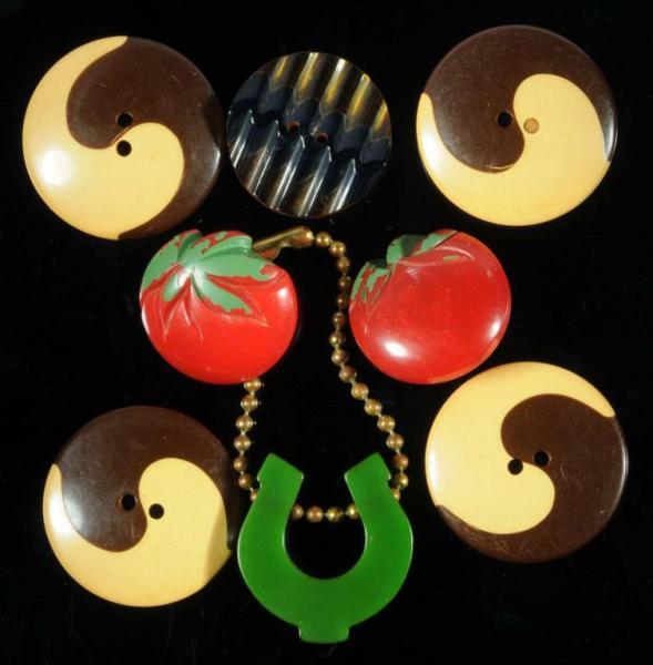 Appraisal: Lot of Bakelite Buttons Horseshoe Charm Description Four of the