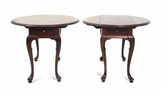 Appraisal: A Pair of American Mahogany Drop-Leaf Tables Gordon's Johnson City