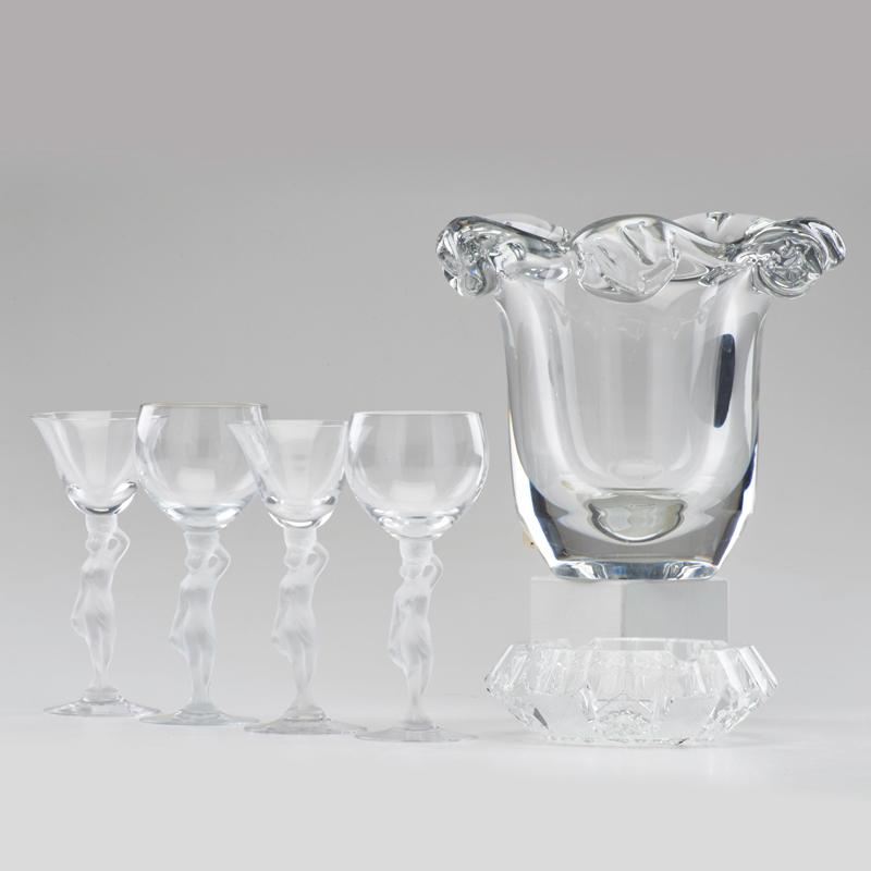 Appraisal: DAUM ETC Crystal vase France s Together with two pair