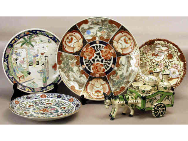 Appraisal: Collection of oriental plates and Japanese condiment set Estimate -