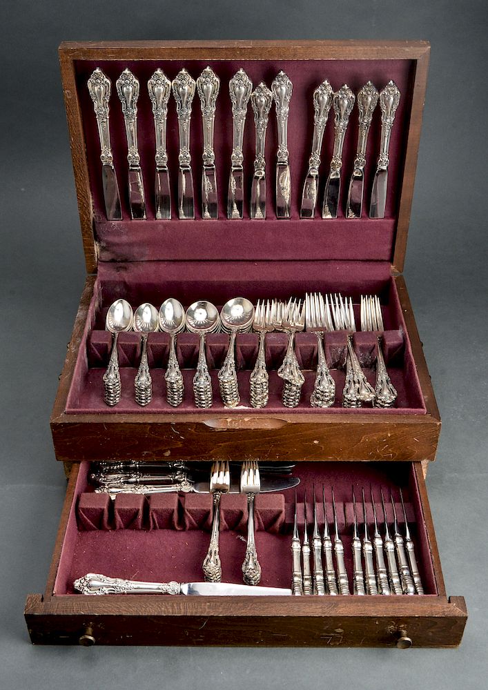 Appraisal: Lunt Eloquence Silver Flatware Service Pcs Lunt Eloquence pattern sterling