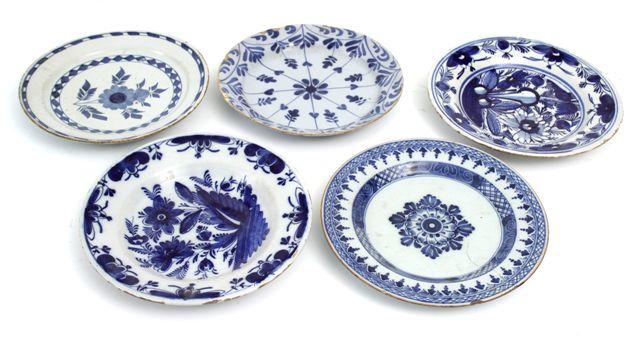 Appraisal: GROUP OF THREE th CENTURY DELFT PLATES two cracked Largest