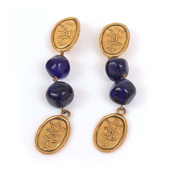 Appraisal: A PAIR OF DROP EARRINGS BY CHANEL A PAIR OF