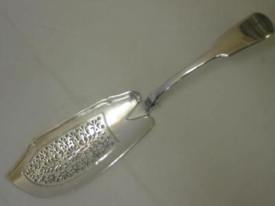 Appraisal: A GEORGE IV FISH SLICE in fiddle pattern with incised