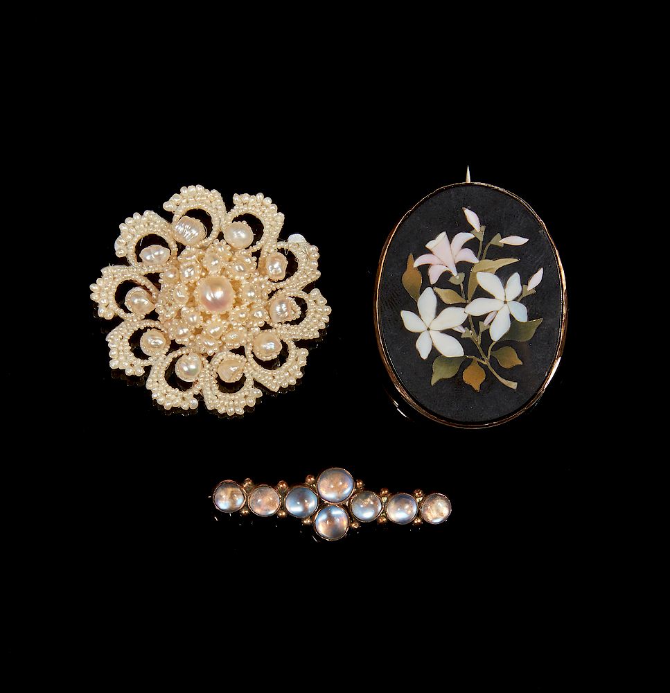 Appraisal: Assorted Jewelry Lot of assorted jewelry comprising a black pietra