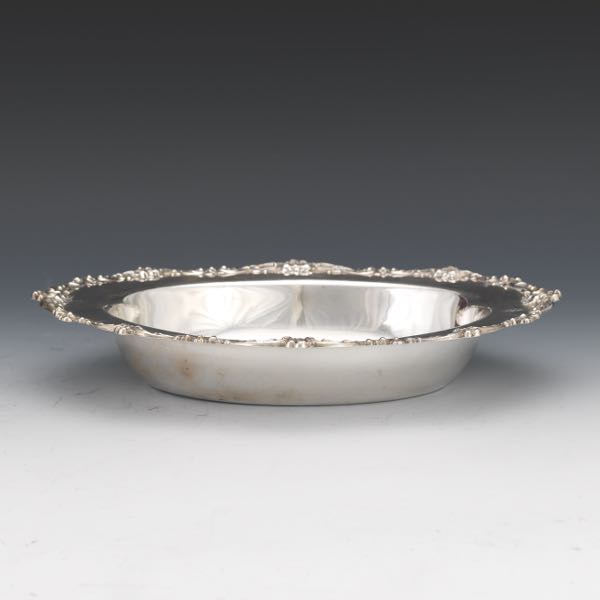 Appraisal: GORHAM STERLING SILVER OVAL VEGETABLE DISH x x Deep sterling