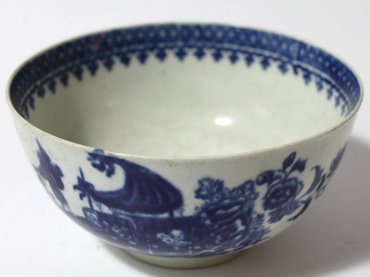 Appraisal: An thC blue and white Caughley sugar bowl the circular