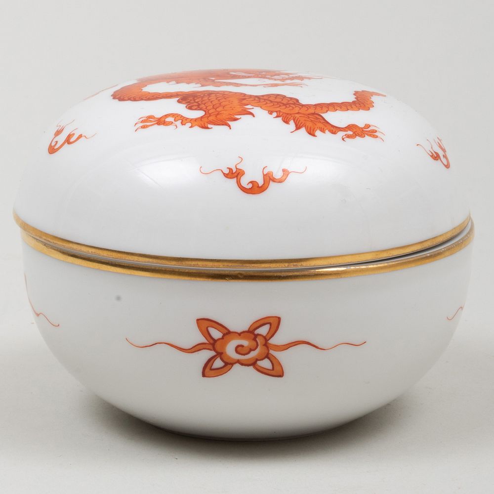 Appraisal: Meissen Porcelain Box in the 'Red Chinese Dragon' Pattern Blue