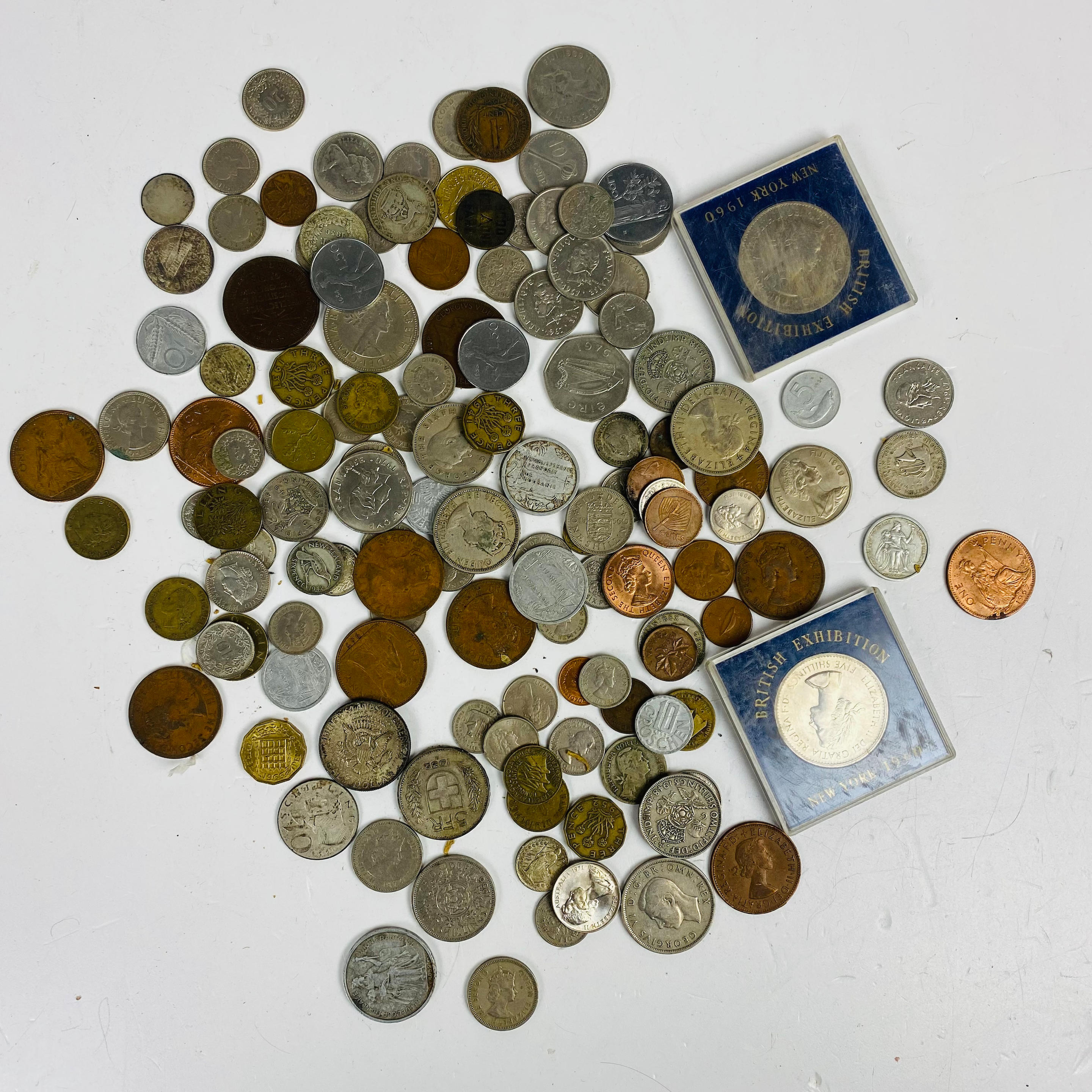 Appraisal: GROUP OF MODERN EUROPEAN COINS countries including the United Kingdom