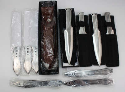 Appraisal: A collection of un-branded throwing knives x United Cutlery screening