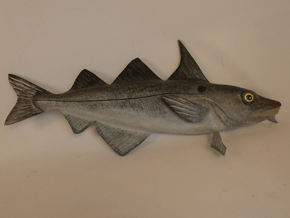 Appraisal: CARVED WOOD FISH PLAQUE Carved and painted wood plaque of