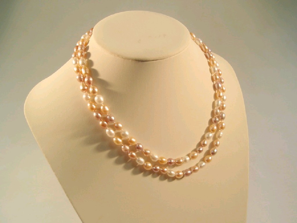 Appraisal: A pastel coloured freshwater pearl necklace cms