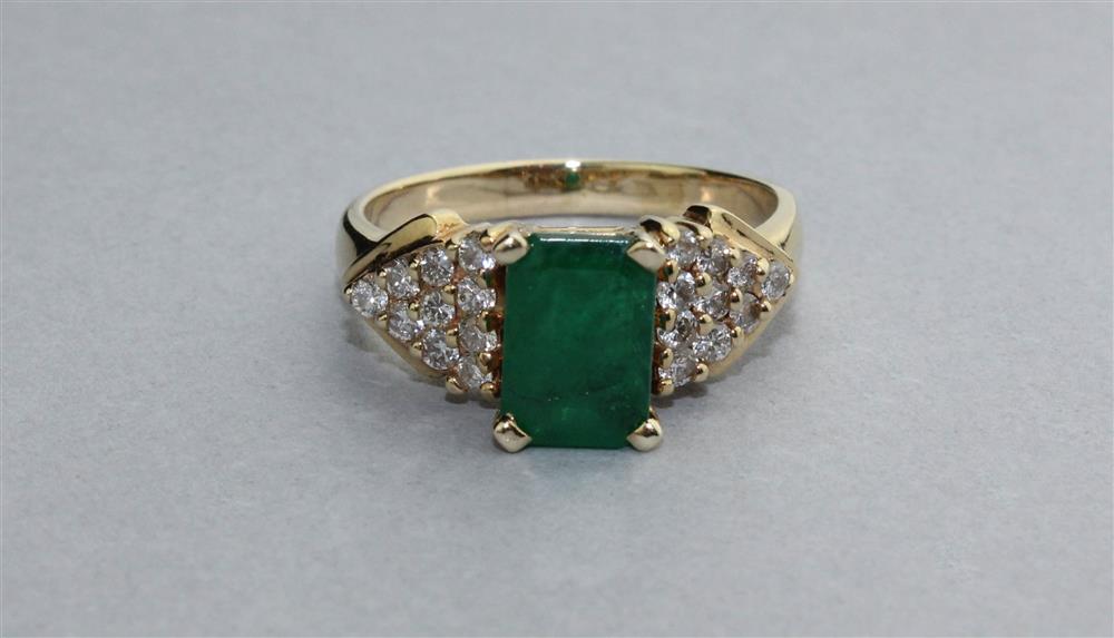 Appraisal: K YELLOW GOLD AND EMERALD RING WITH DIAMONDS the emerald