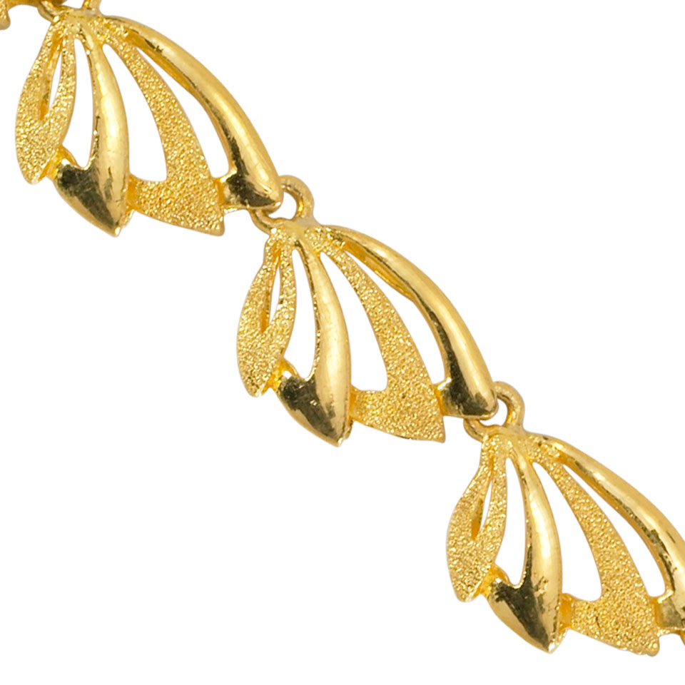 Appraisal: k Yellow Gold Necklace Bracelet And Earrings length in cm