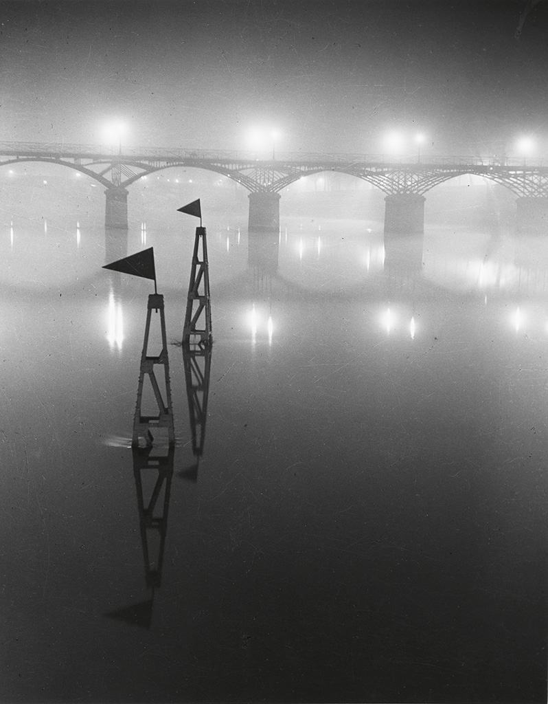 Appraisal: BRASSA - Le Pont des Arts dans le brouillard Paris