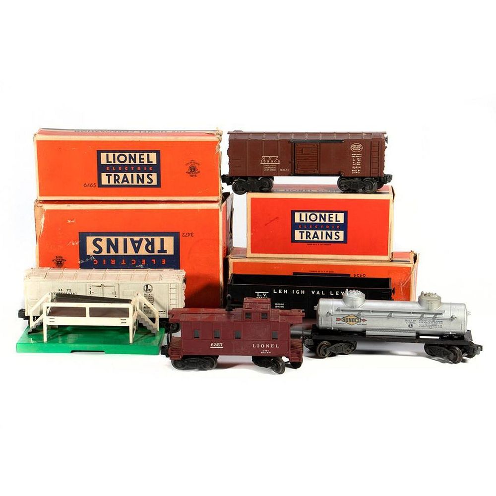 Appraisal: Lionel train cars Lionel Black LV Hopper Automated Milk Car