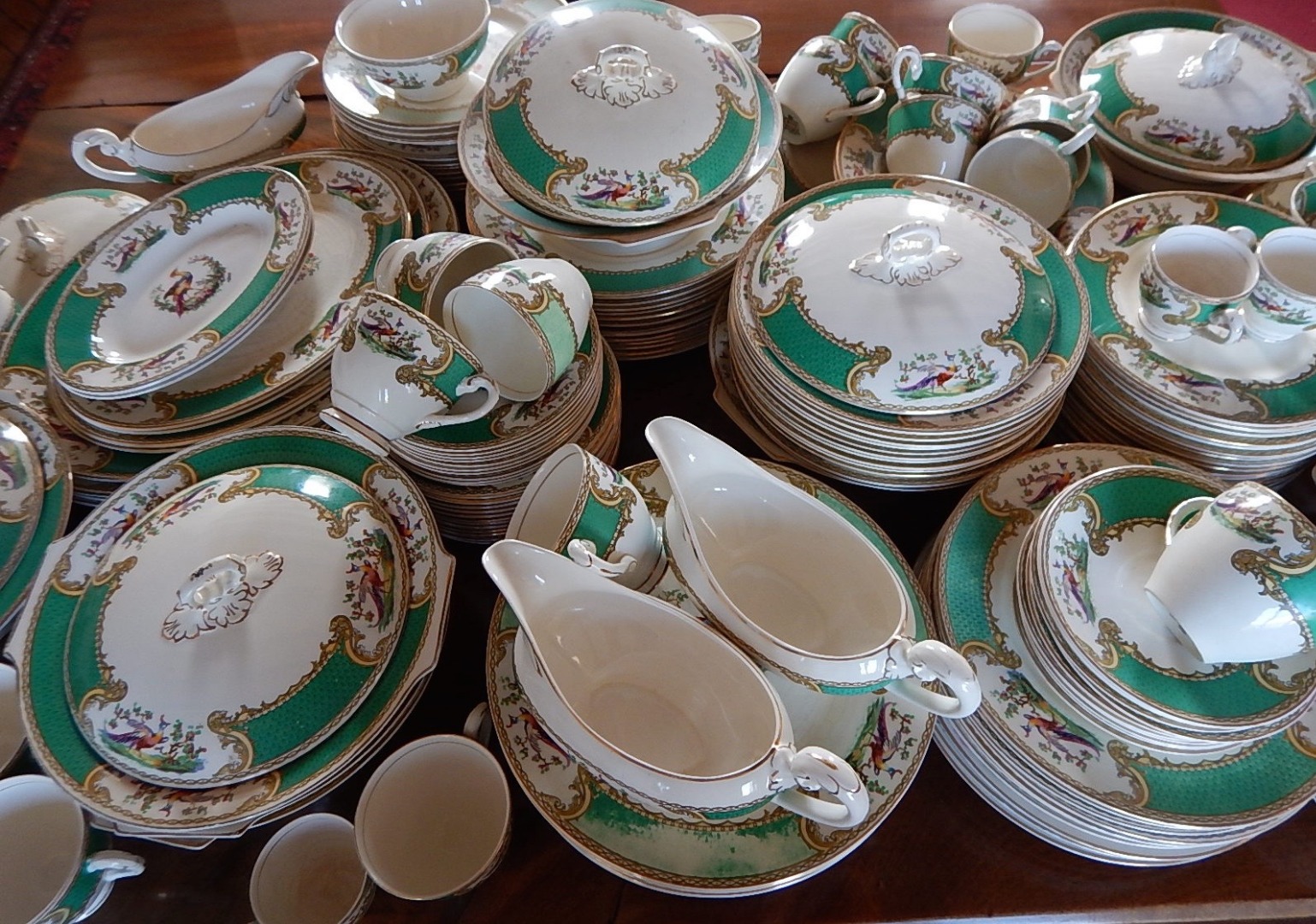 Appraisal: A large Myotts dinner service with breakfast tea and coffee