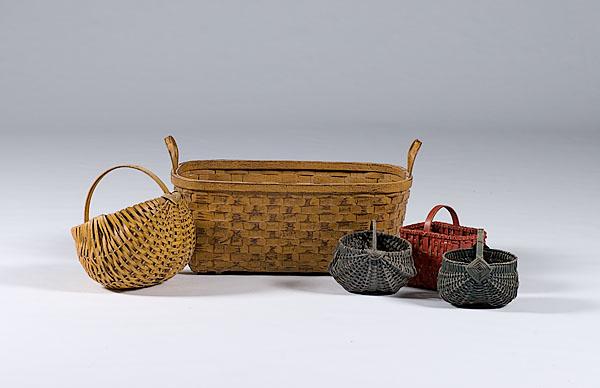 Appraisal: DAVID SMITH SPLINT BASKETS five total all painted with aged