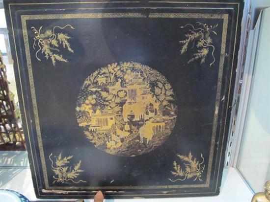 Appraisal: TH CENTURY CHINESE EXPORT PAINTINGS BOX WITH HAND PAINTED INTERNAL