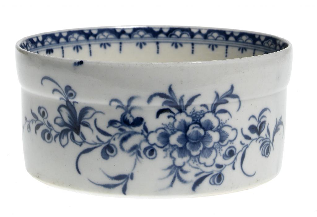 Appraisal: A FIRST PERIOD WORCESTER POTTING PAN painted in underglaze blue